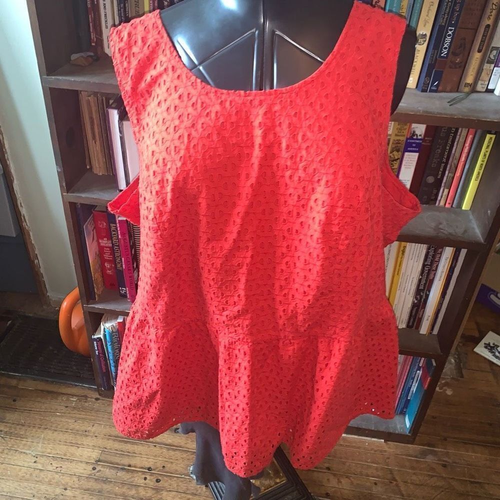 Lane Bryant red eyelet ruffled hem size 26 sleeveless cotton blouse